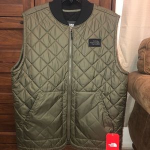 The North face Men Vest New with tags size L